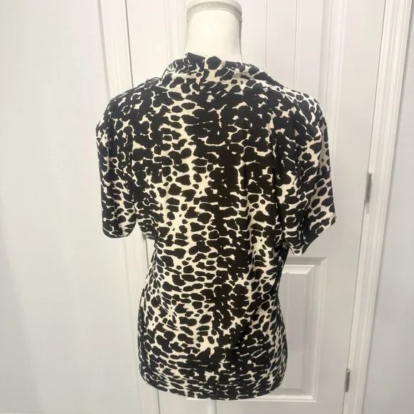 DKNY Shirt Women’s L Black Leopard Short Sleeve Wrap Top Blouse Ladies NWT - Picture 5 of 13
